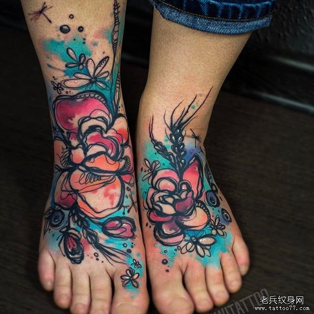 腿部水彩花藤纹身图案