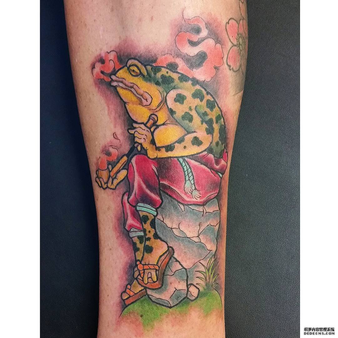 色彩青蛙小腿纹身图案