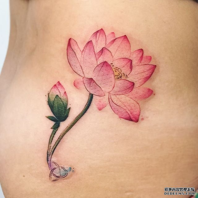 色彩莲花纹身