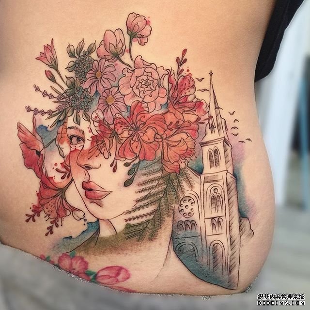 侧腰色彩晕染女郎纹身