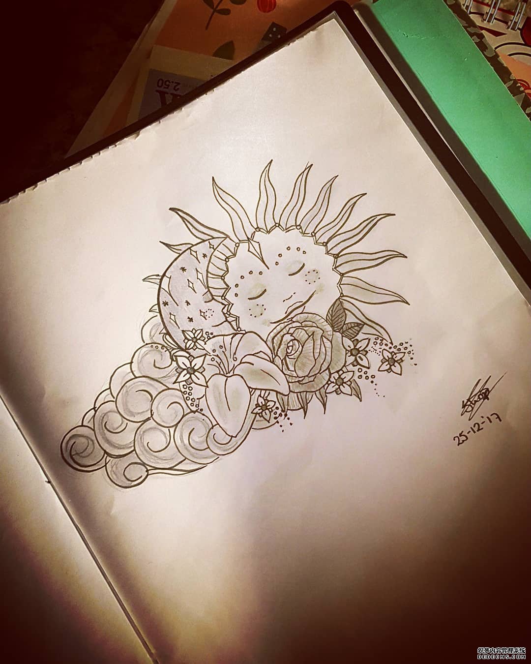 太阳云朵花朵纹身手稿