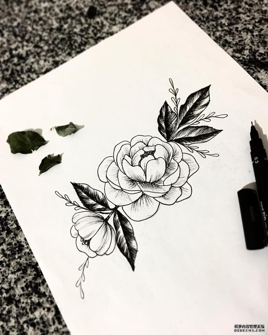黑灰花朵文身手稿