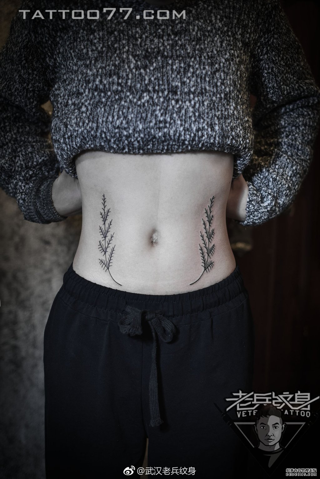 简笔对称树叶腹部tattoo作品