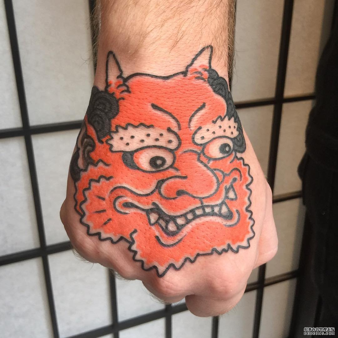 手臂独角兽纹身图案