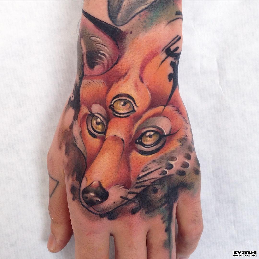 手背狐狸纹身图案