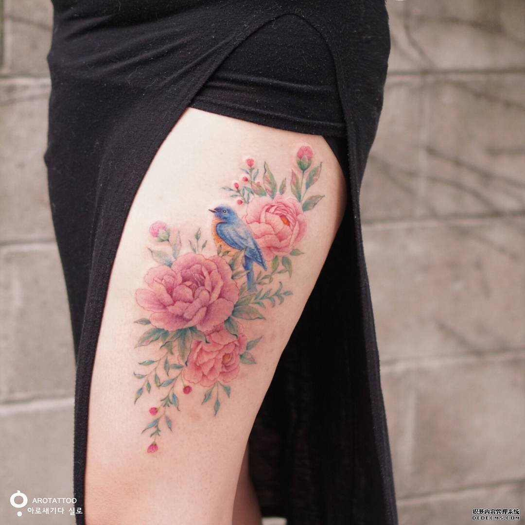 大腿花鸟纹身图案