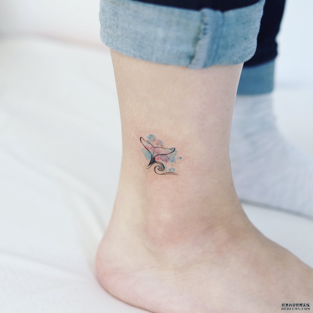 脚腕鱼尾浪花纹身