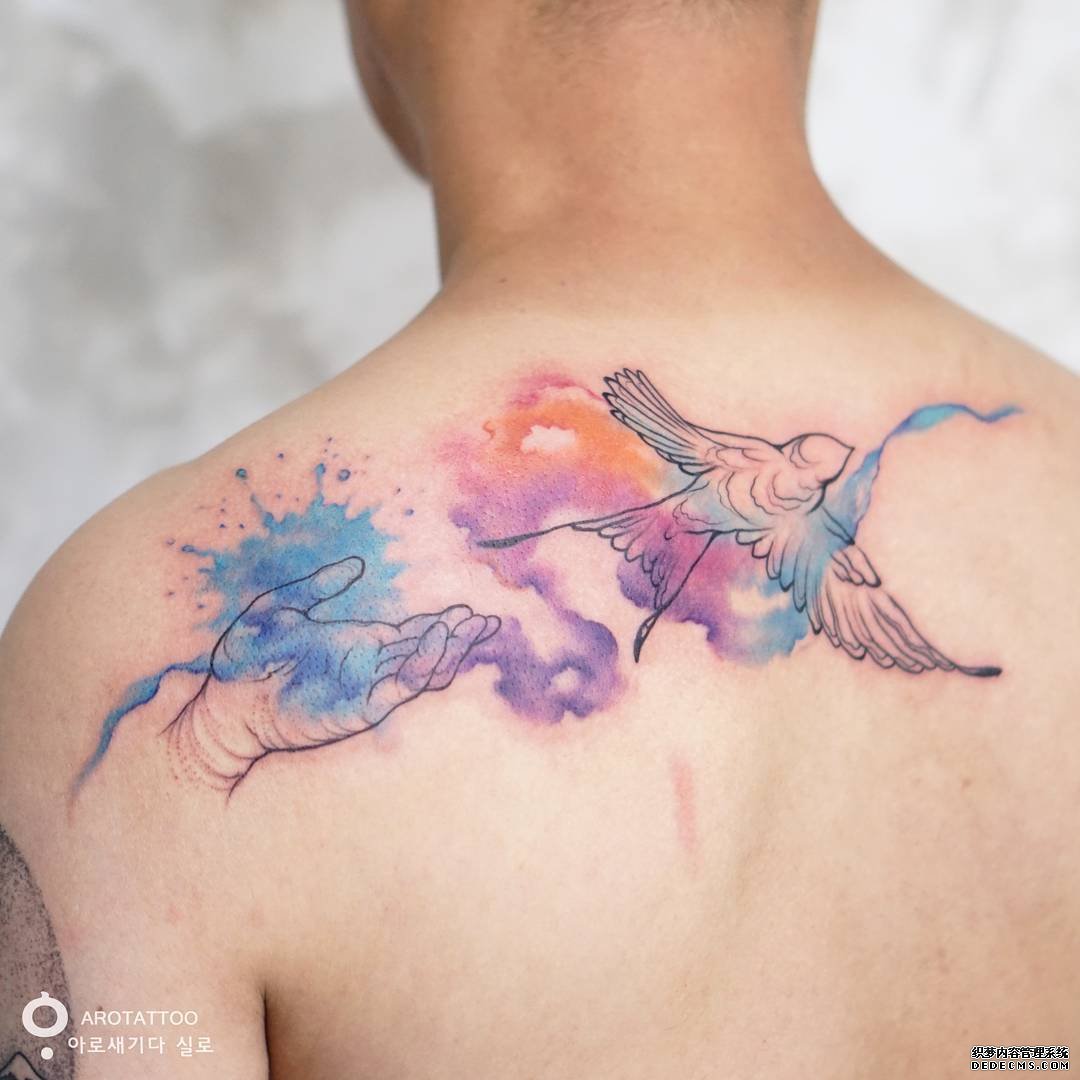 星空手小鸟纹身图案
