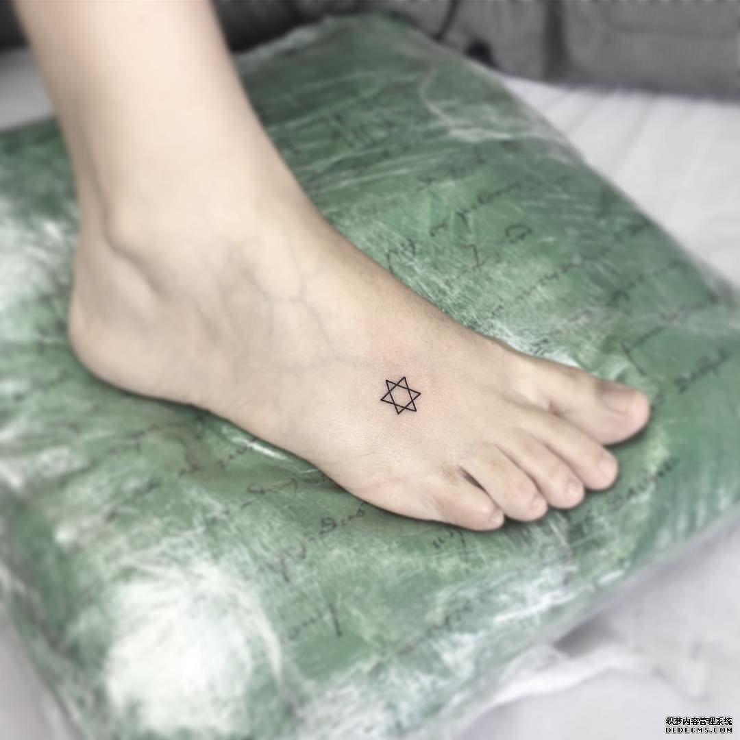 线条六芒星纹身图案