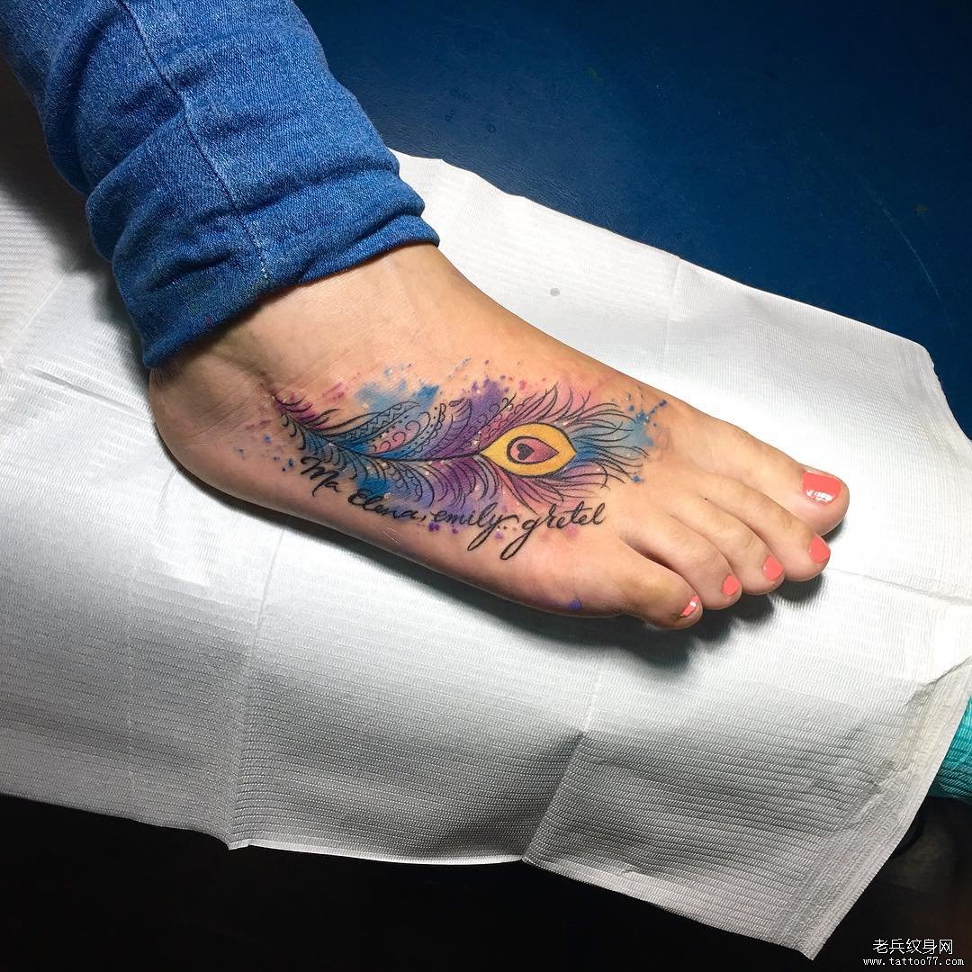 脚背色彩羽毛纹身