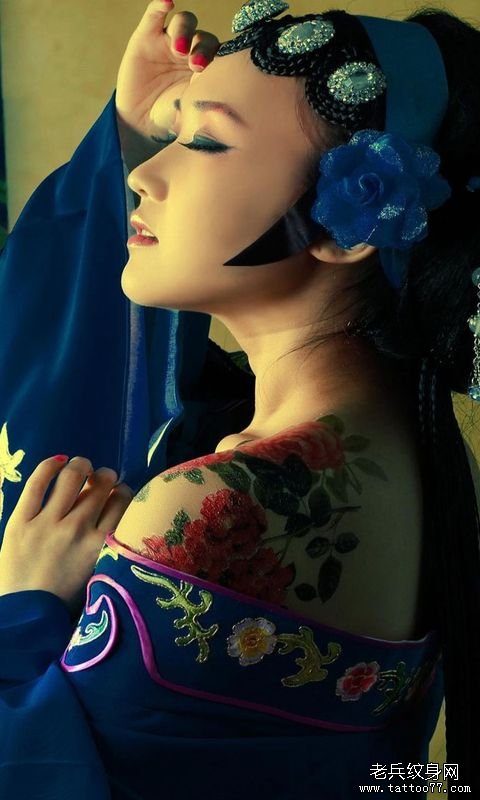 中国风性感美女纹身