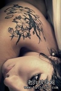 性感美女背部纹身壁纸