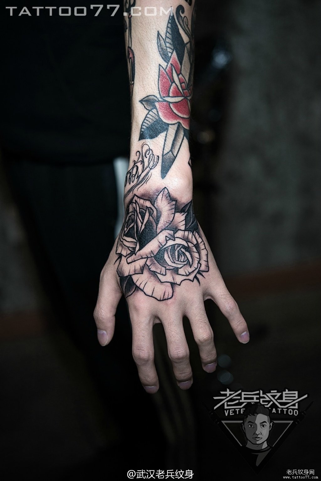 手背玫瑰纹身图案