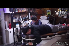 兵哥打造手臂洋枪视频