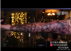 兵哥打造花臂骷髅纹身视频