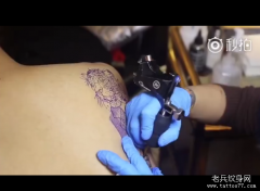后背豹子纹身视频