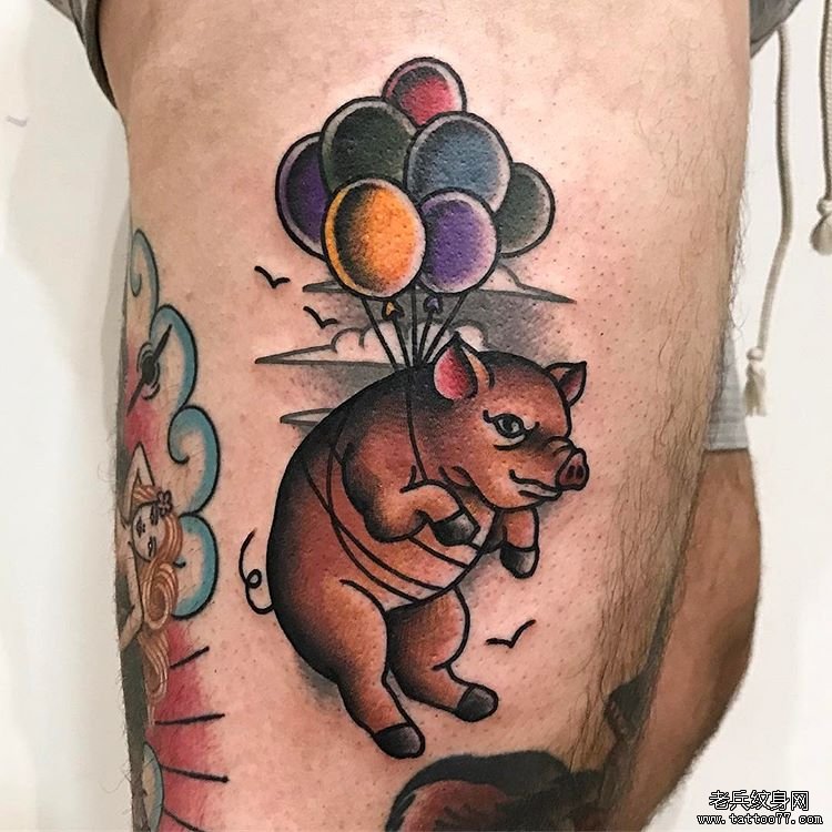 大腿色彩小猪纹身