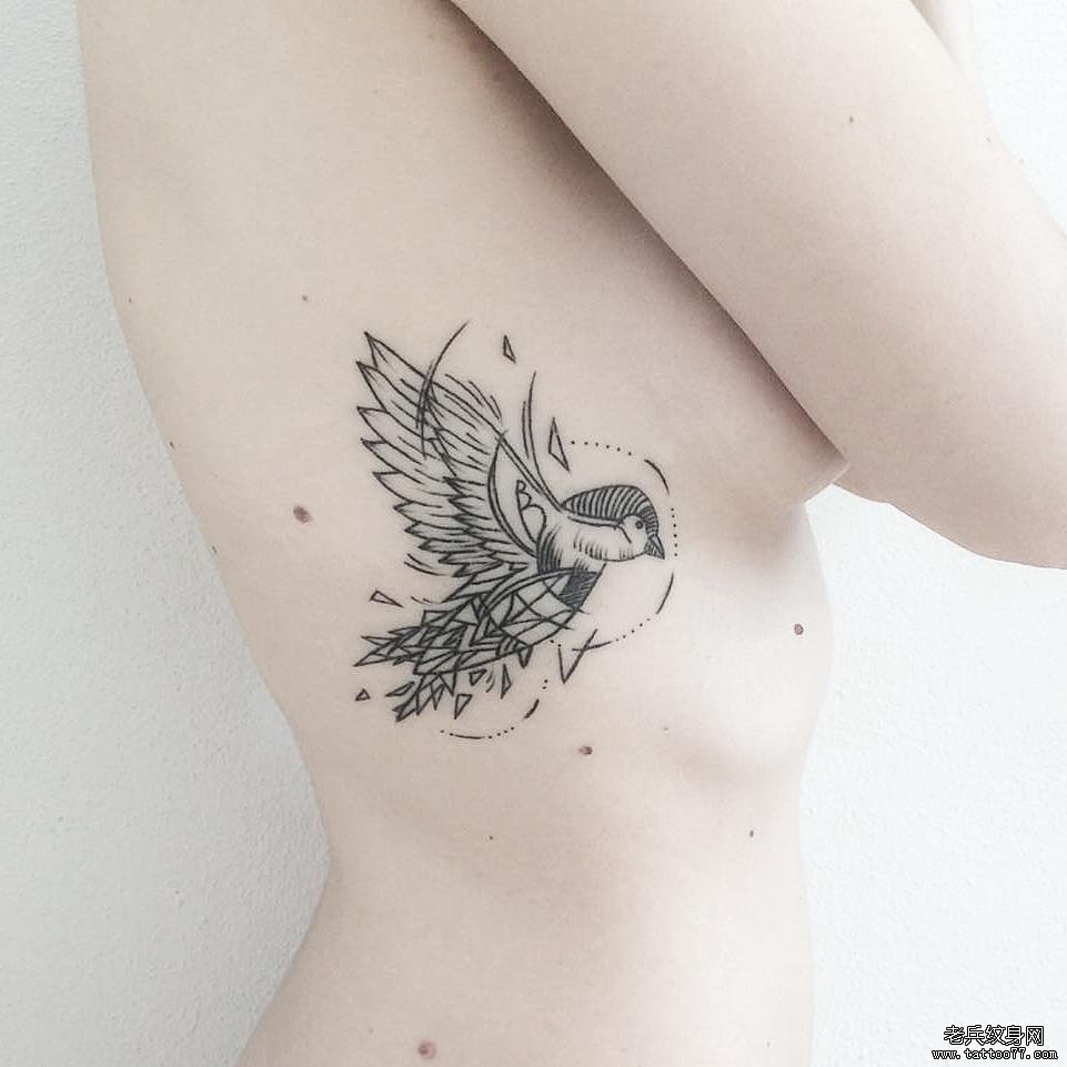 黑灰鸟几何侧腰tattoo图案