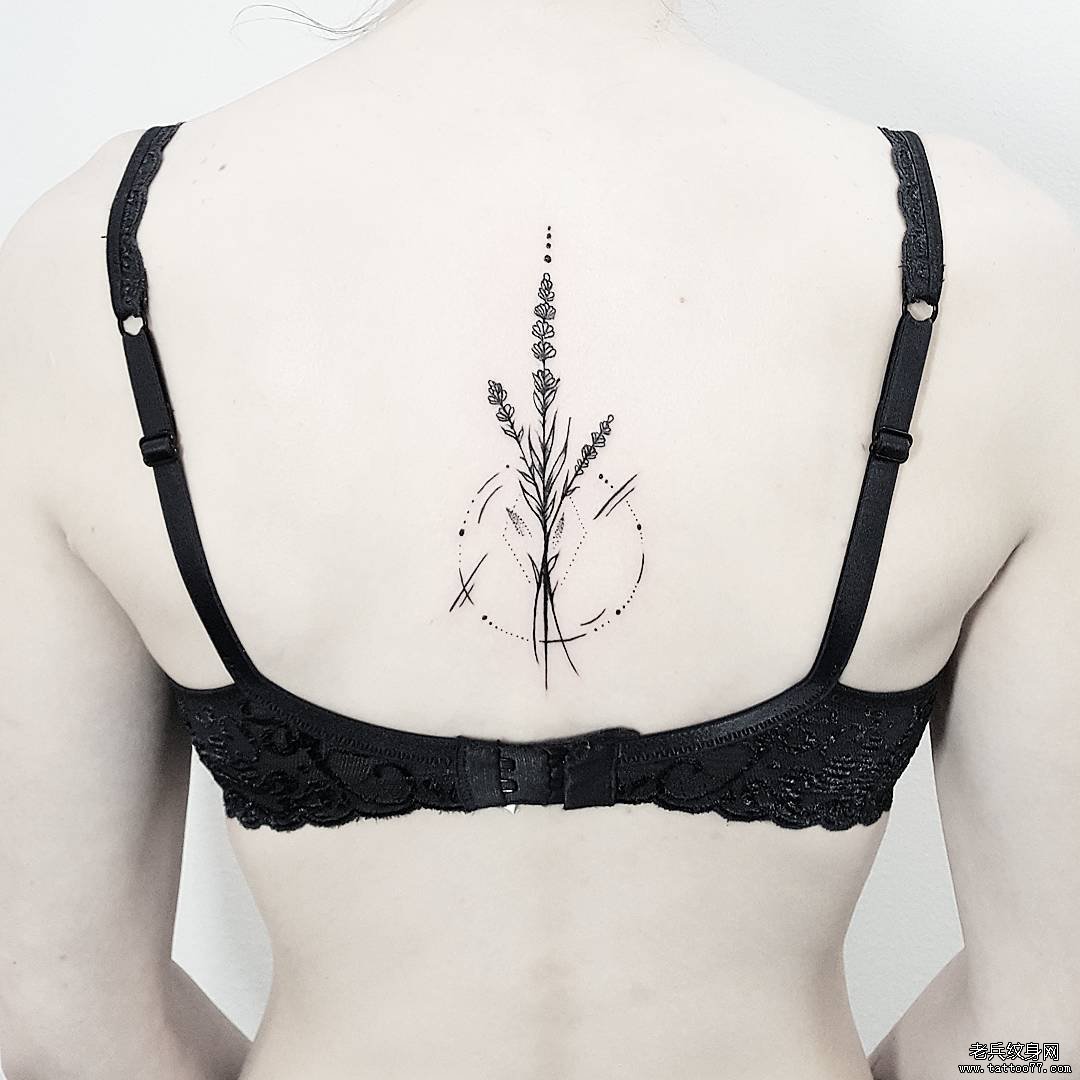 黑灰小清新花背部tattoo图案