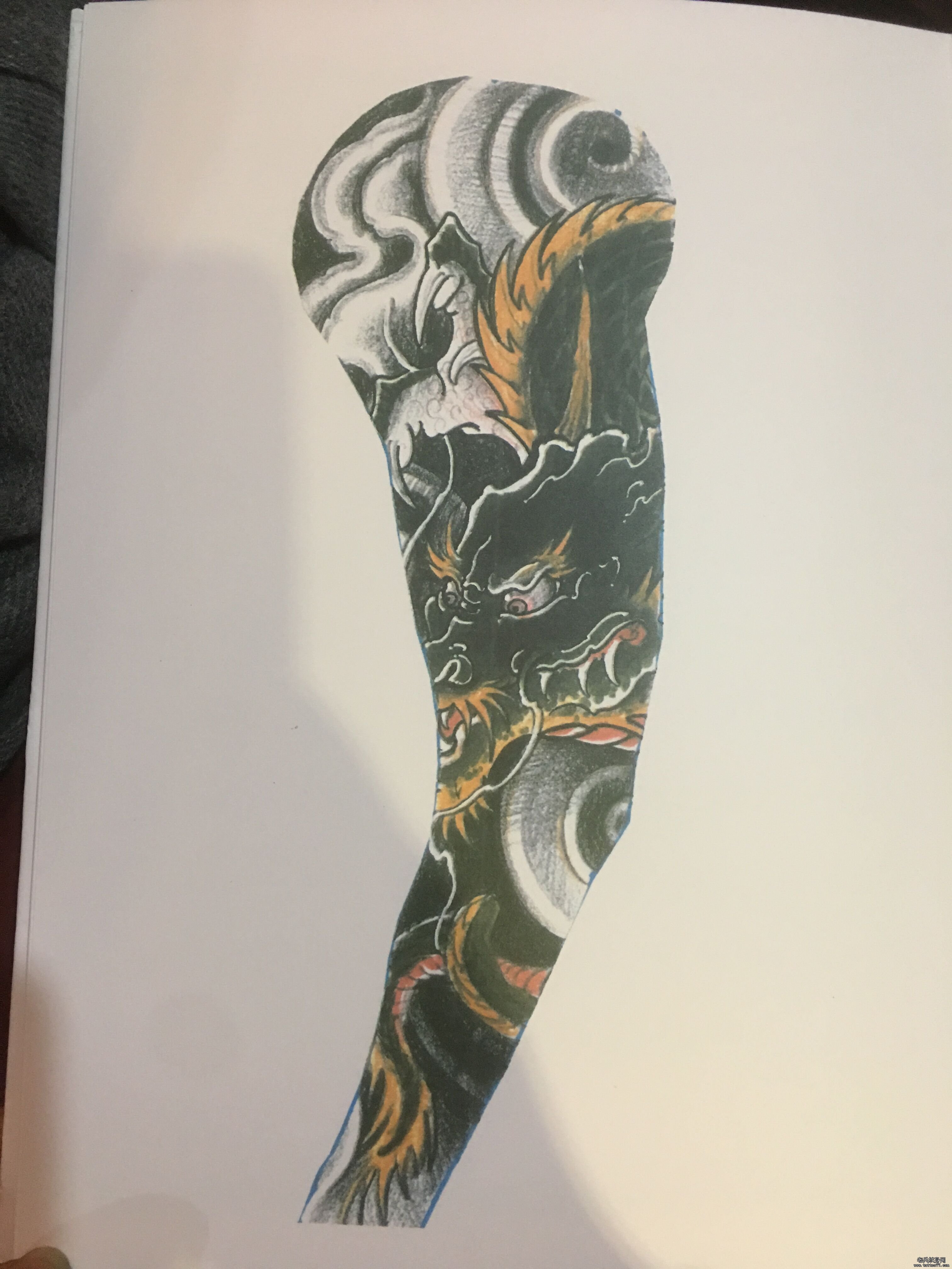 龙花臂纹身图案