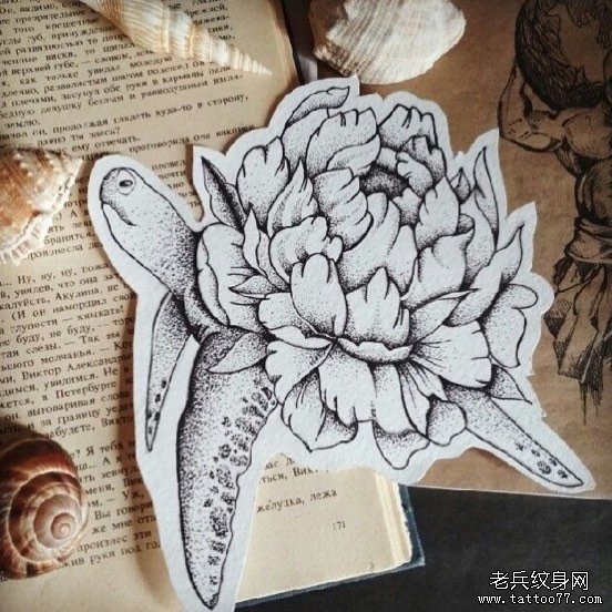 龟花朵纹身手稿
