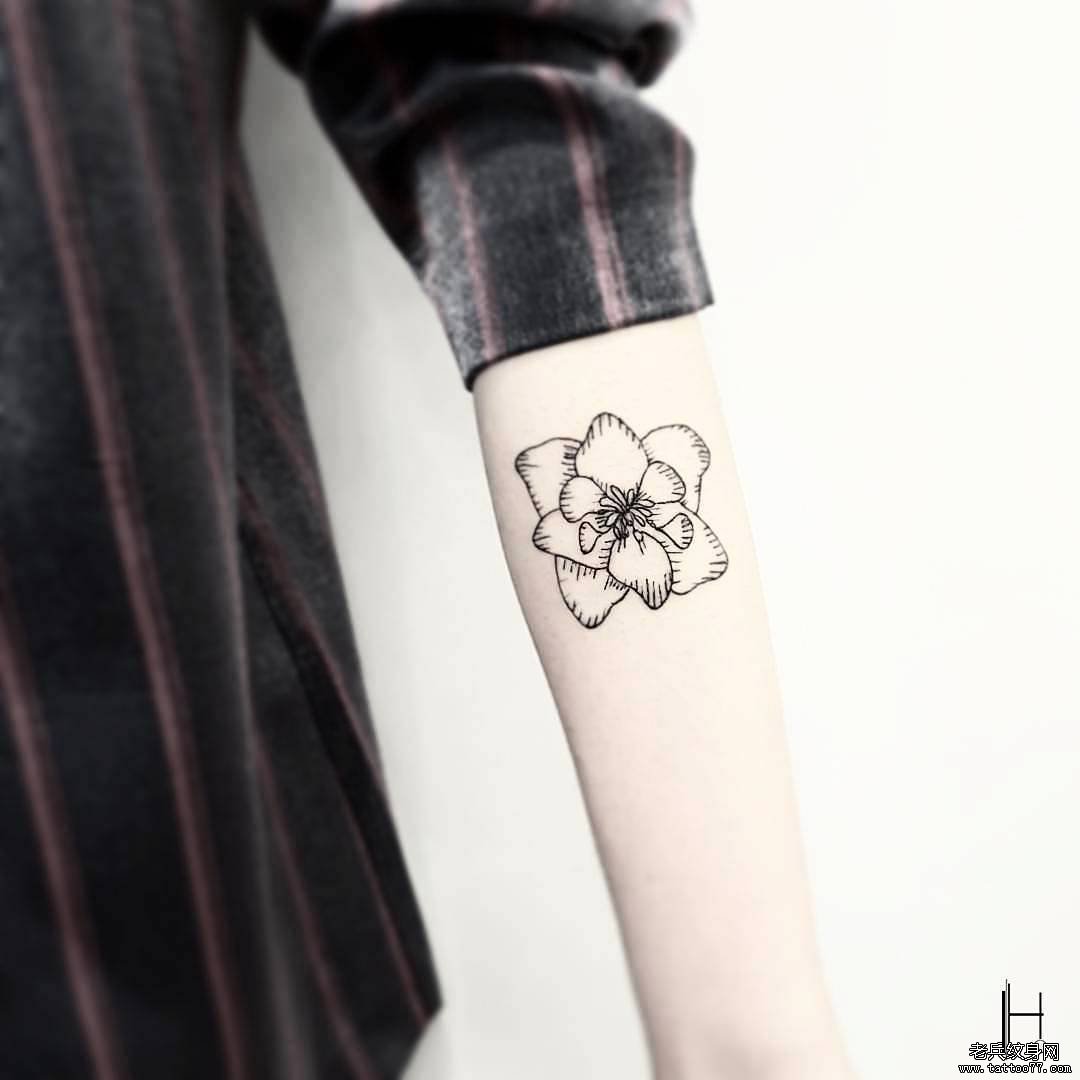 小清新花手臂tattoo图案