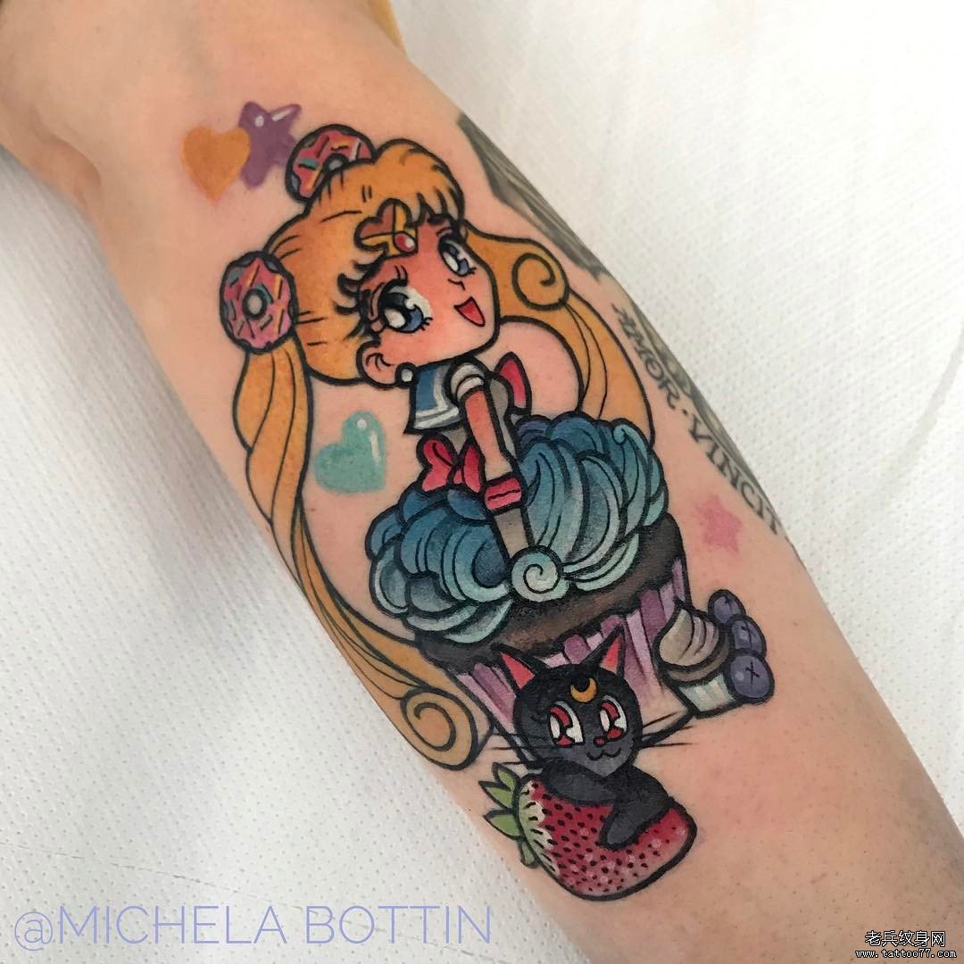 手臂色彩美少女纹身