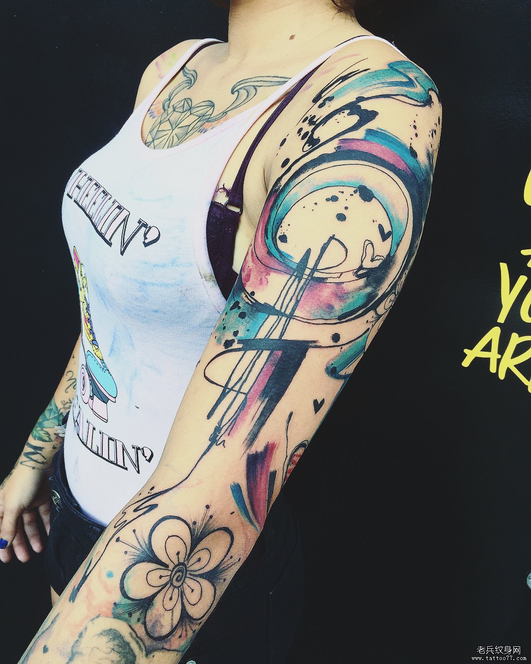 色彩泼墨手臂tattoo图案