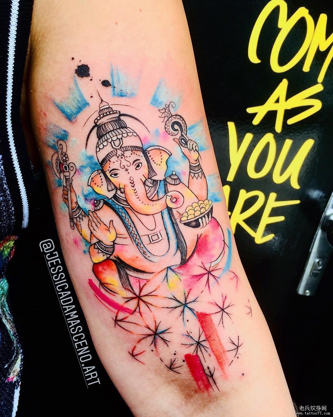 色彩泼墨象神大臂tattoo图案