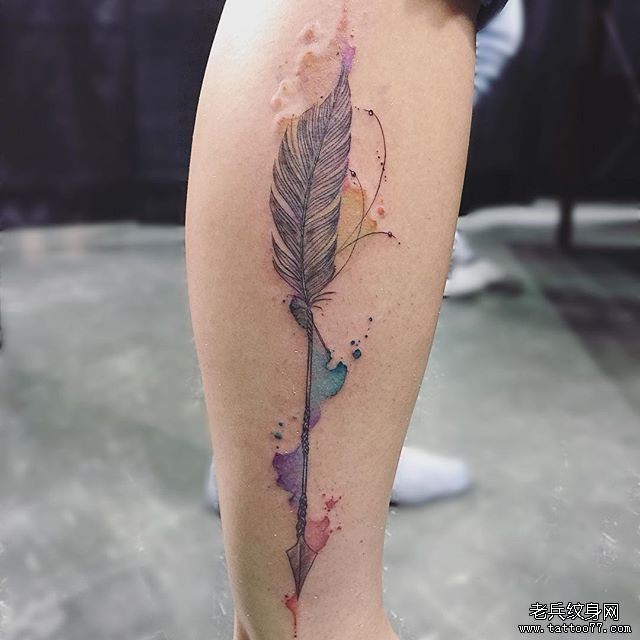 小腿色彩箭矢纹身