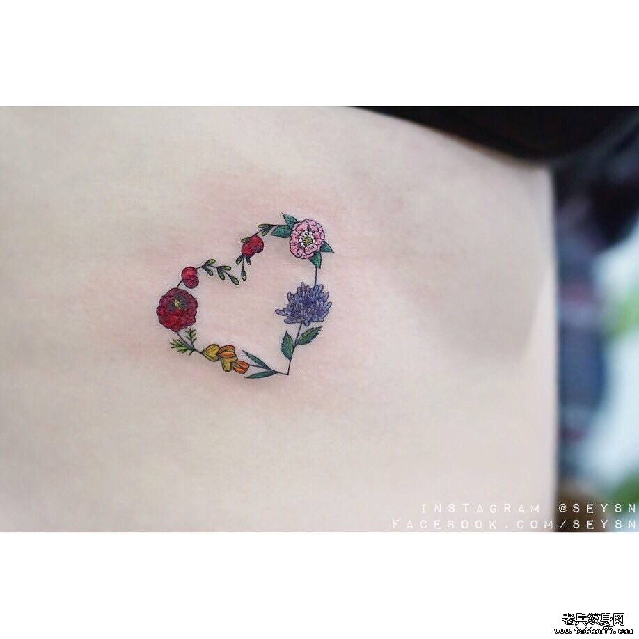 色彩花卉爱心纹身