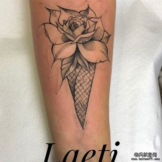 小清新冰淇淋花纹身图案