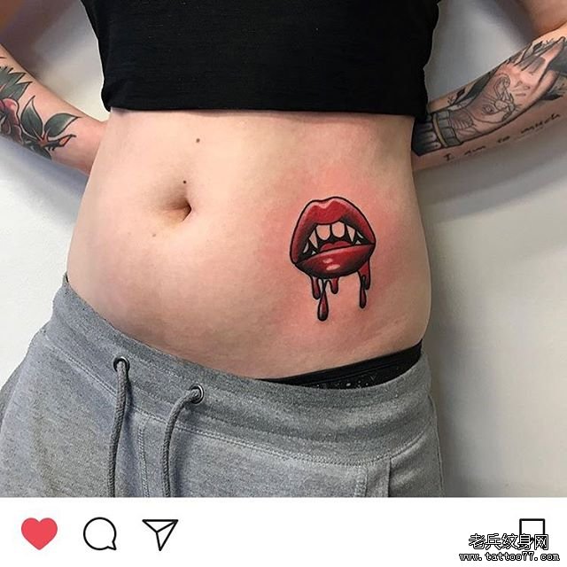 色彩嘴巴侧腰纹身图案