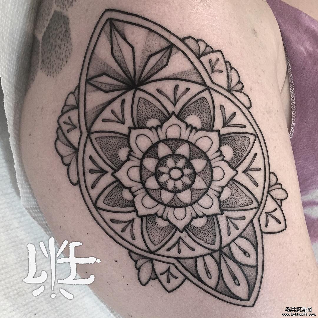 大腿花卉梵花纹身