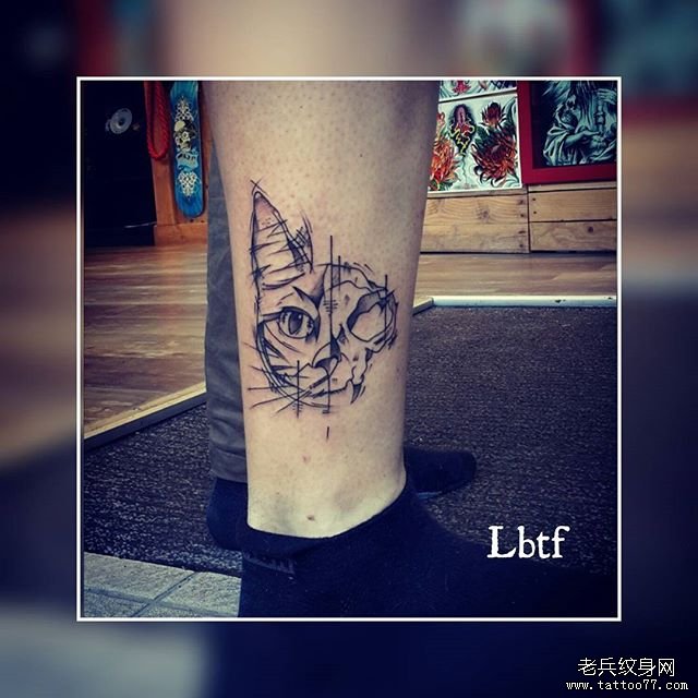 腿部猫咪纹身