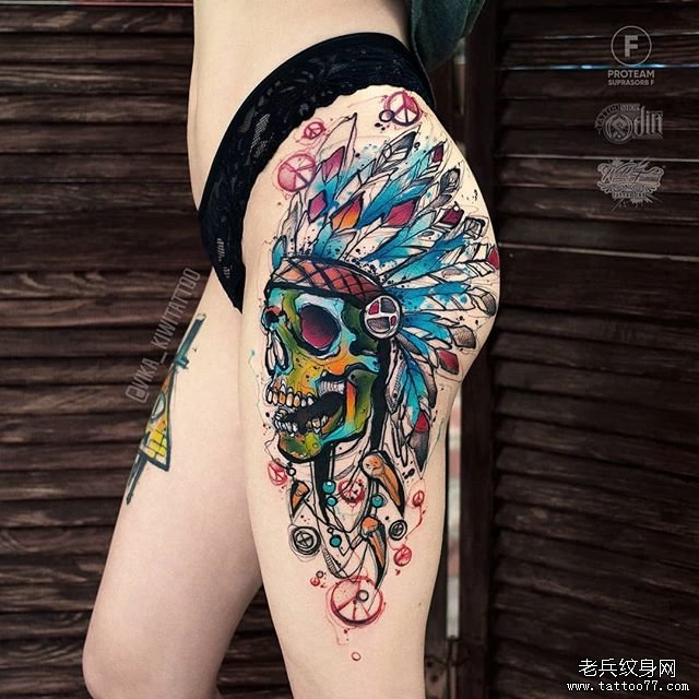 女生大腿水彩骷髅印第安人纹身图案