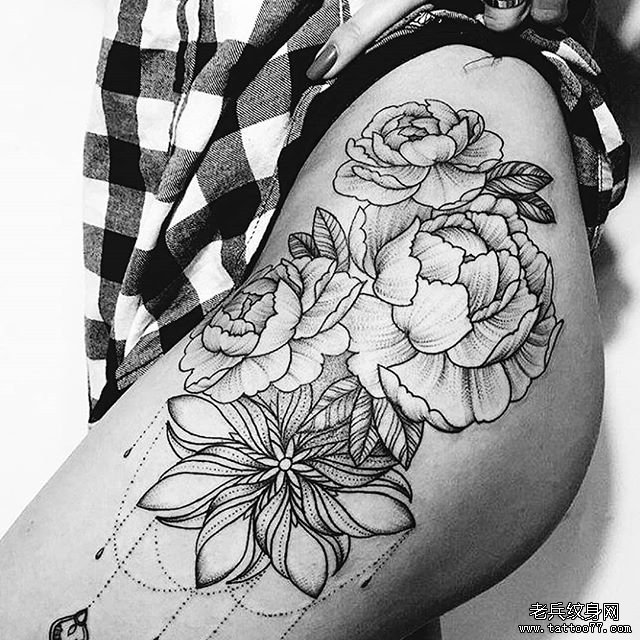 黑灰花朵流苏大腿tattoo图案