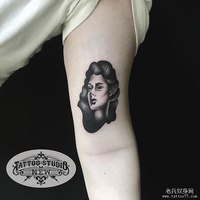 school黑灰女郎纹身图案