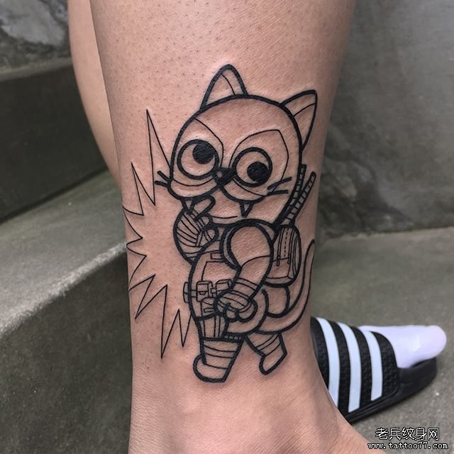 腿部school猫线条纹身