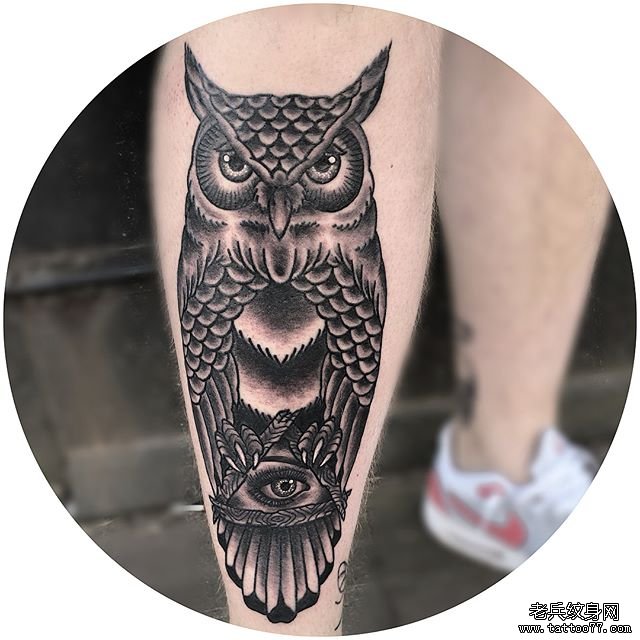 黑灰猫头鹰小腿纹身