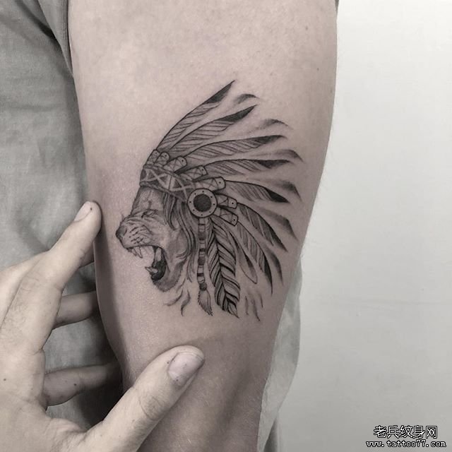 大臂印第安狮子纹身图案