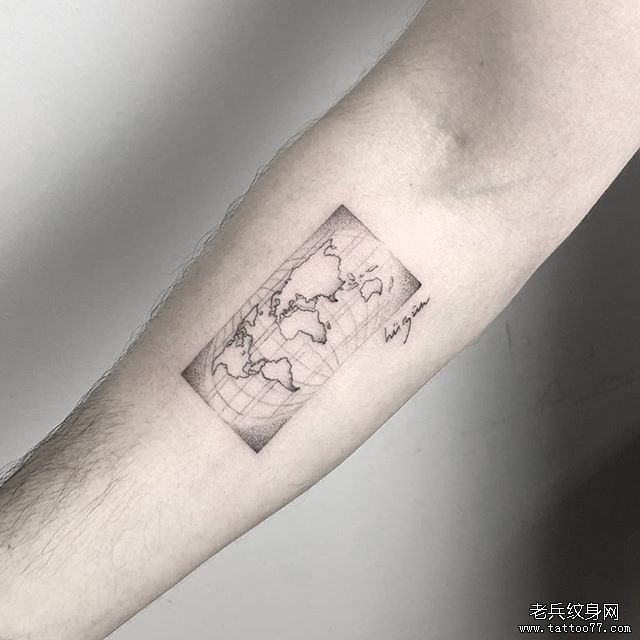 小臂几何地图纹身图案
