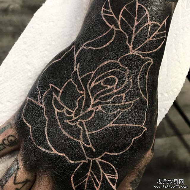 个性手臂花纹身图案