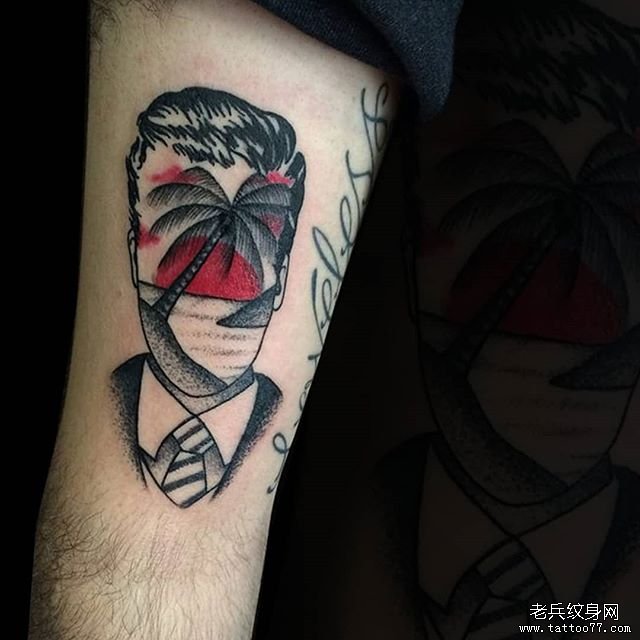 大臂school个性人脸纹身图案