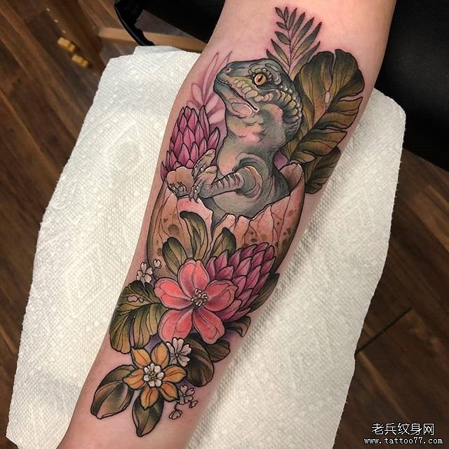 小花臂植物恐龙彩色纹身图案
