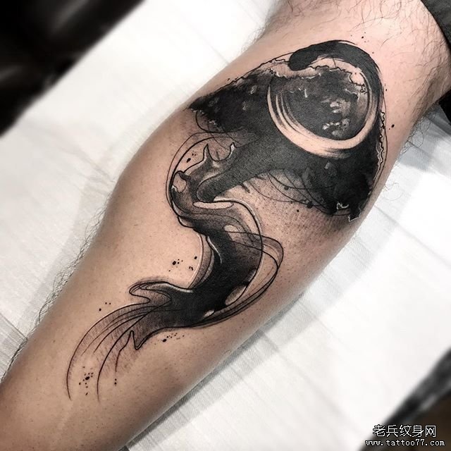 小腿水墨水母纹身图案