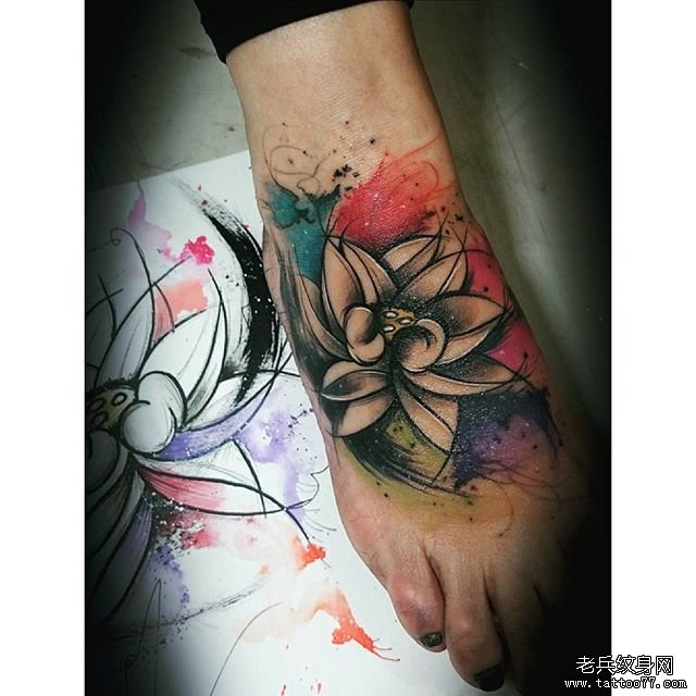 脚背水彩莲花纹身手稿图案