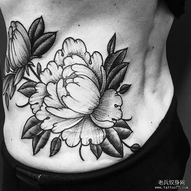 侧腰个性花纹身图案