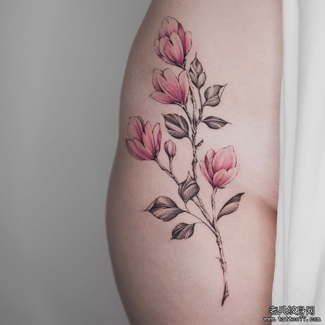 大腿色彩花朵纹身图案
