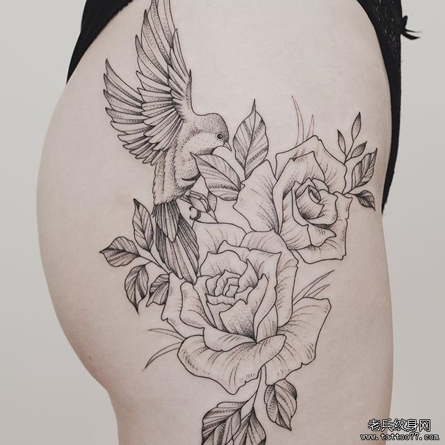 大腿花朵鸟纹身图案